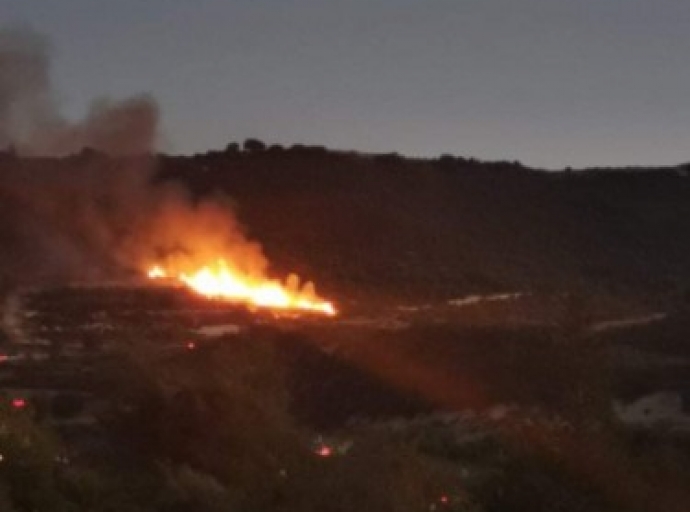 Μεγάλη πυρκαγιά μεταξύ Αγίου Αμβροσίου και Κυβίδων
