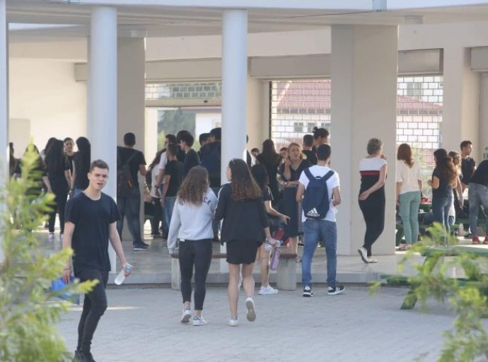 Δυσφορία για αφαίρεση μάσκας από εκπαιδευτικούς εκφράζουν οι Γονείς Μέσης
