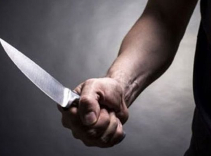 Μεθυσμένος μπούκαρε σε καφετέρια με μαχαίρι στη Λάρνακα 