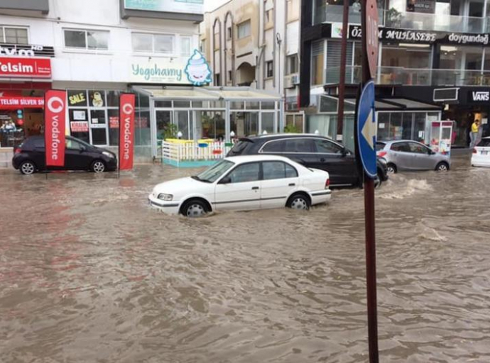 Πλημμύρισε η κατεχόμενη Αμμόχωστος από τις βροχές
