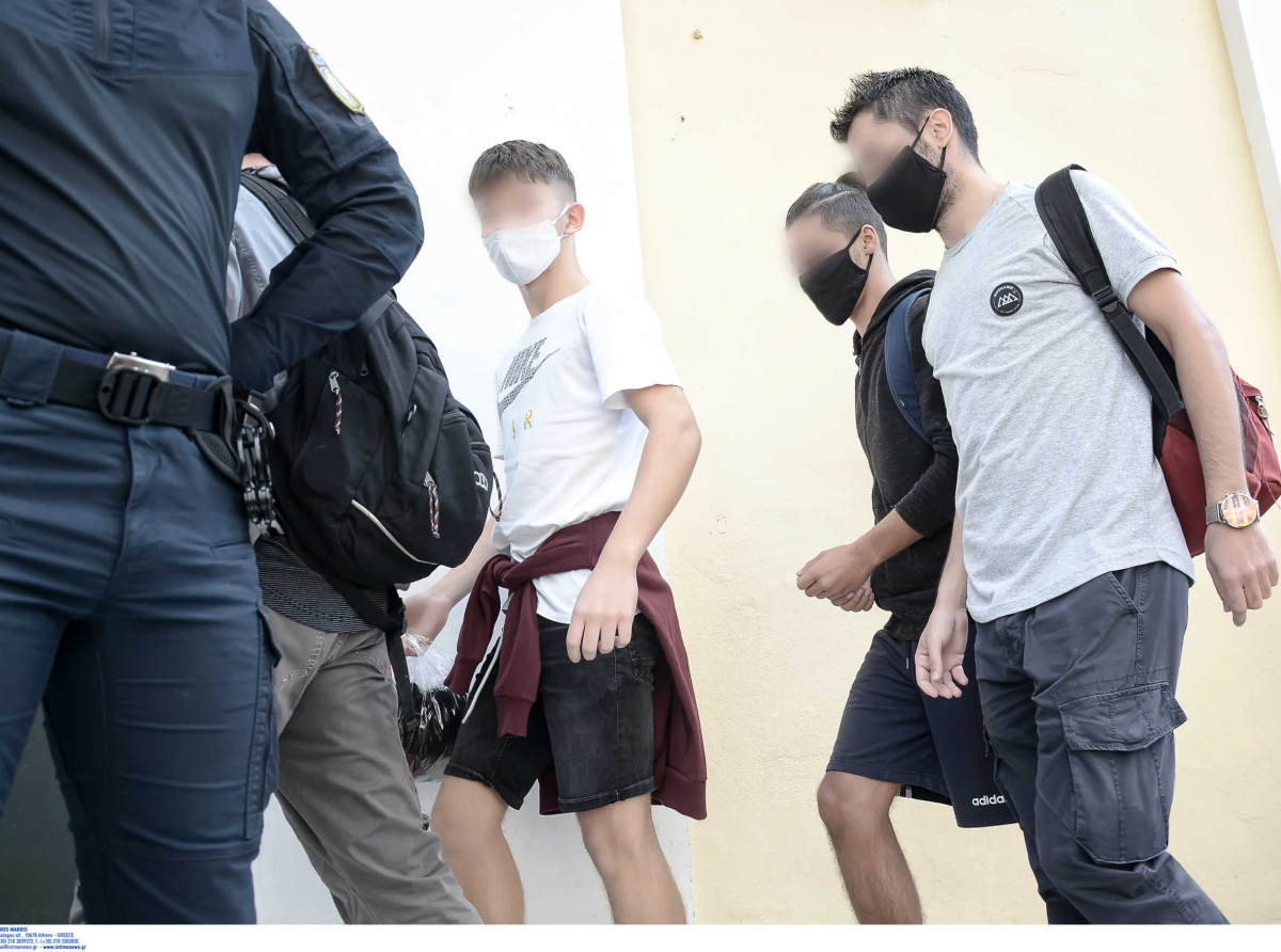 Υπέδειξαν σημείο όπου έκρυψαν μαχαίρια οι δύο που χτύπησαν τον 13χρονο 