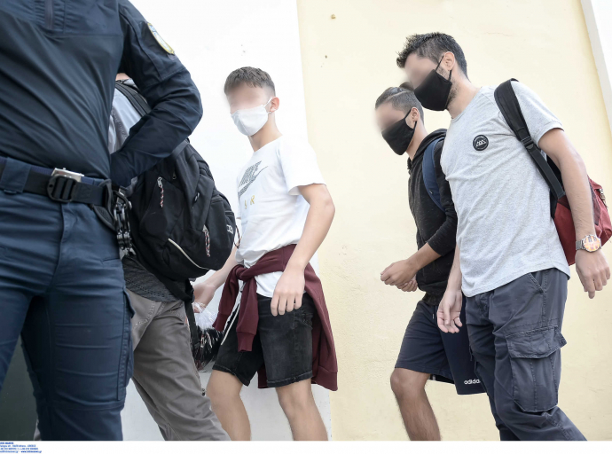Υπέδειξαν σημείο όπου έκρυψαν μαχαίρια οι δύο που χτύπησαν τον 13χρονο 