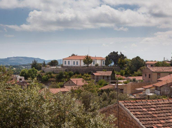 Βουνί, το γραφικό κρασοχώρι της Λεμεσού με τα λιθόστρωτα δρομάκια (Φώτο)