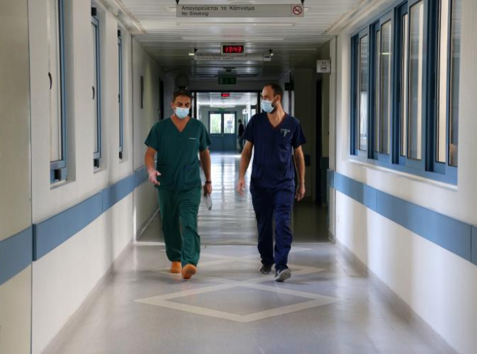 Δύο θάνατοι και 439 νέα περιστατικά COVID-19 ανακοινώθηκαν σήμερα στη Κύπρο