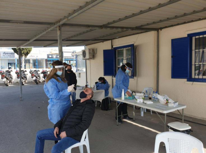 Το Υπουργείο Παιδείας καλεί τους γονείς να μεριμνήσουν για rapid test μαθητών Γυμνασίου