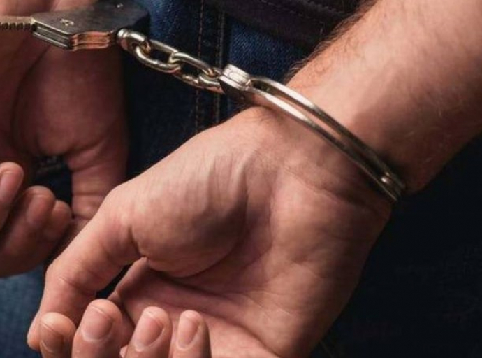 Χειροπέδες σε 35χρονο για κλοπή οχήματος