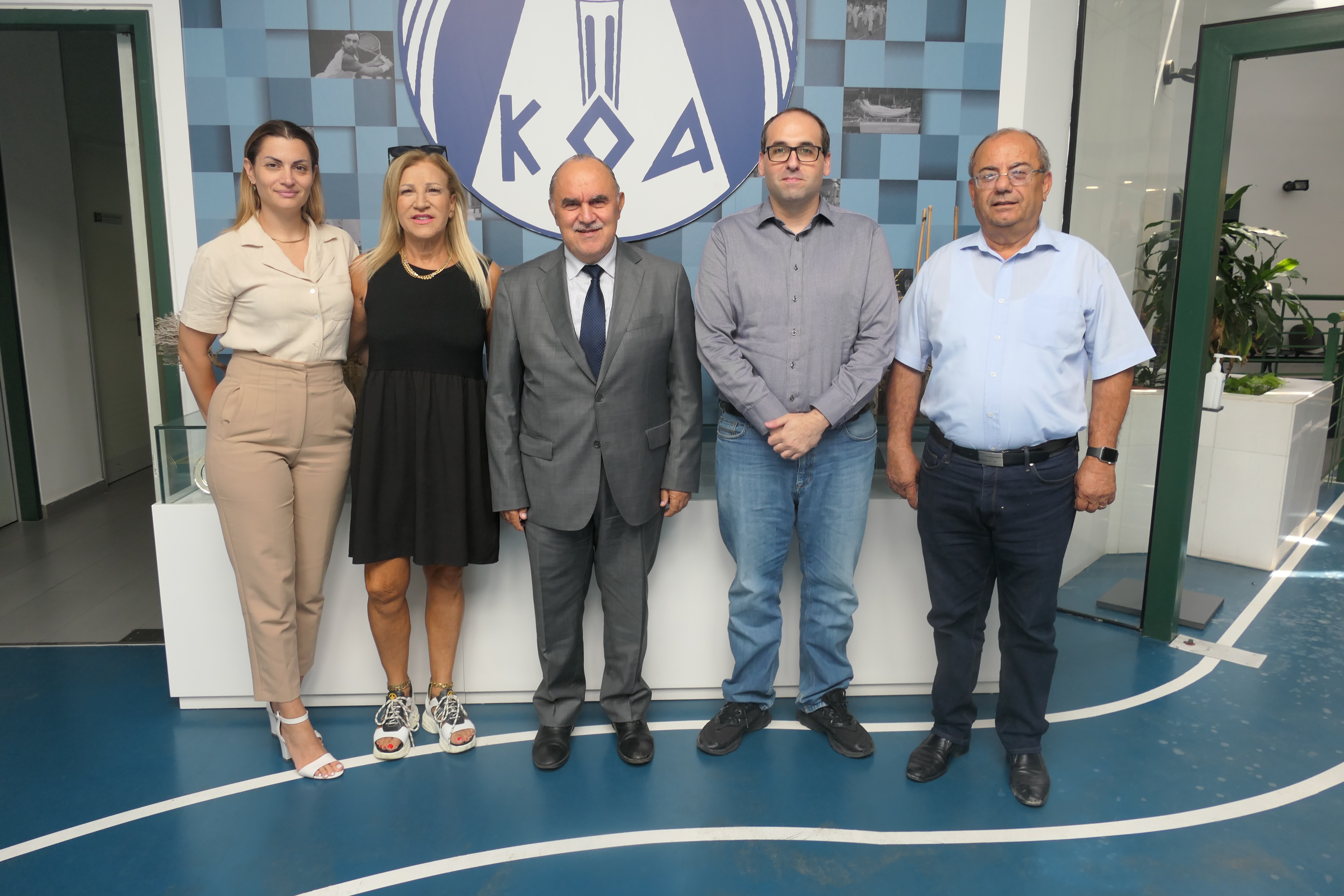 Συνάντηση με τον Πρόεδρο της ΕΑΚ στον ΚΟΑ