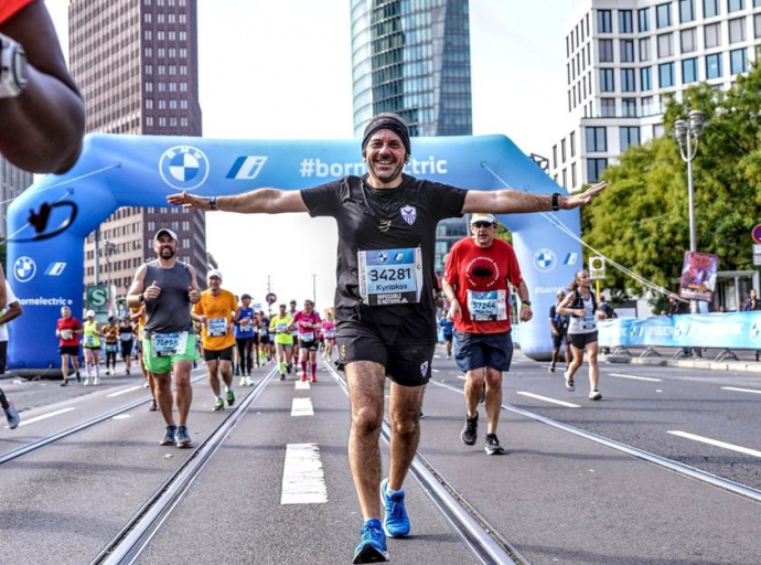 Ο Κύπριος καρδιολόγος στο Βερολίνο και τον BMW Berlin Marathon