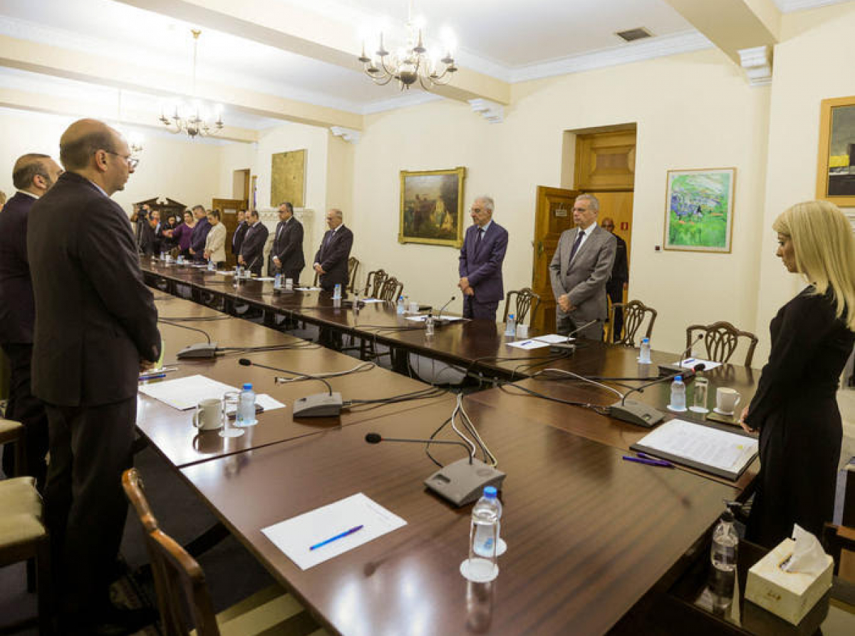 Δημόσιο πένθος μέχρι την ημέρα της κηδείας - Πώς τιμά η πολιτεία τον μακαριστό  Αρχιεπίσκοπο