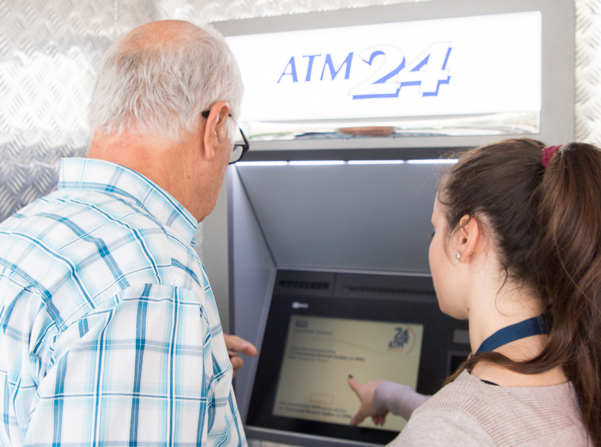 Τα Connect Corners της Ελληνικής Τράπεζας εκπαιδεύουν τους  πελάτες για την ψηφιακή μετάβαση