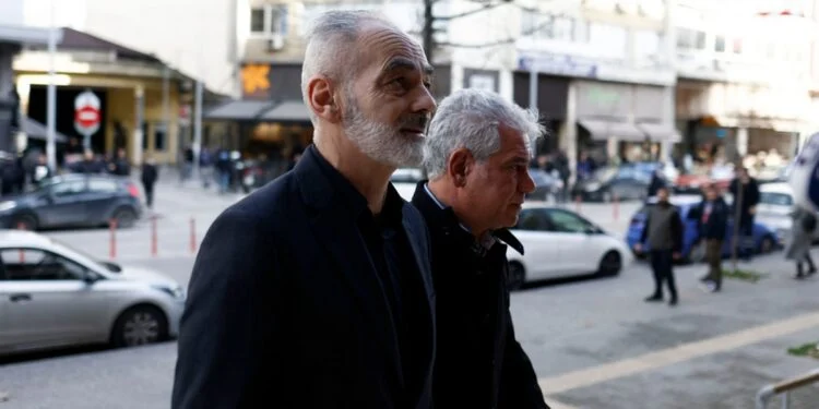 Άλκης Καμπανός: Ένταση στη δίκη – «Μην με χτυπάτε άλλο» φώναξε ο πατέρας