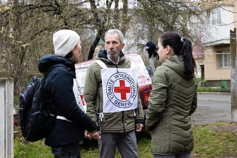 Η ICRC παρέχει την τόσο αναγκαία βοήθεια σε πολίτες κοντά στο Bakhmut