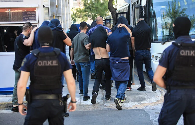 Επεισόδια στη Νέα Φιλαδέλφεια: Το μεσημέρι απολογούνται στους ανακριτές οι πρώτοι κατηγορούμενοι