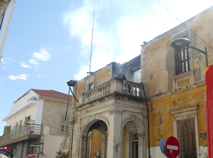 Ανακοίνωση Δήμου Λεμεσού για τη φωτιά που ξέσπασε σε διατηρητέο αρχοντικό της Λεμεσού