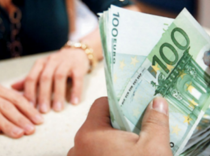 Το επίδομα μονογονιού δεν θα αφαιρείται με την συμβίωση