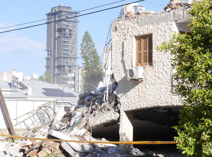 Συνάντηση ΥΠΕΣ με ΕΤΕΚ: Άμεσα μέτρα για τις επικίνδυνες οικοδομές – Προτεραιότητα η ψήφιση νομοθεσίας